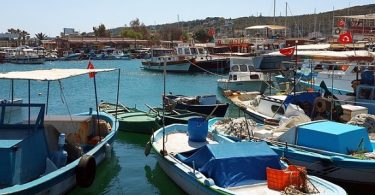 İzmir Foça'da Gezi Teknesi Battı