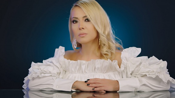 Esra Özmen Yaralı Kalp ile Yeniden