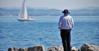 65 Yaş Üstüne Yasak Geldi
