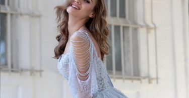 Miss Turkey birincisi Simay Rasimoğlu'nun tacı elinde kaldı