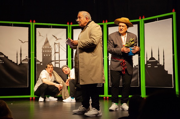 Damda Deli Var Oyununun Turne Maratonu