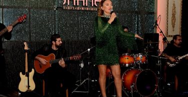 Demet Akalın Takdir Edildi