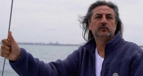 Şarkıcı Çelik Siyasete Girdi