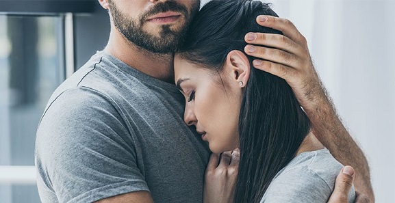 Şefkatsizlik Kadınları Arayışa Yöneltiyor