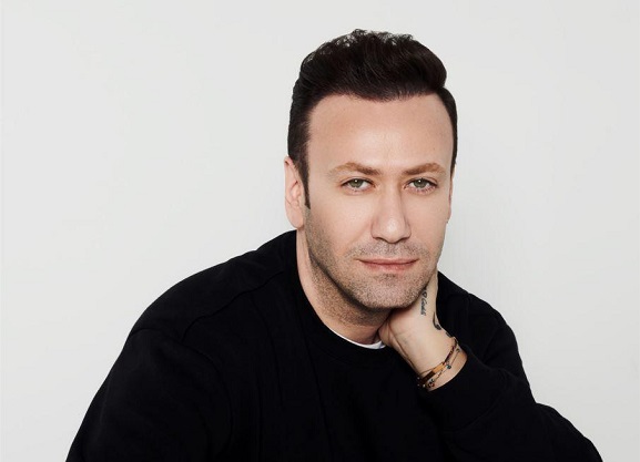 Özgür Aras, Kral Grubu'nda