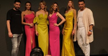 Muhteşem Defilede Dünyaya Barış Mesajı